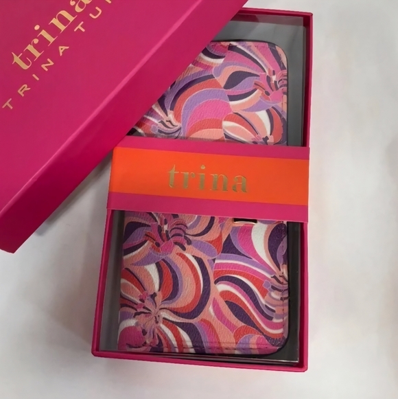 NIB Trina Turk Bohemian Pink Swirl Zip-Around Wallet - Picture 4 of 8